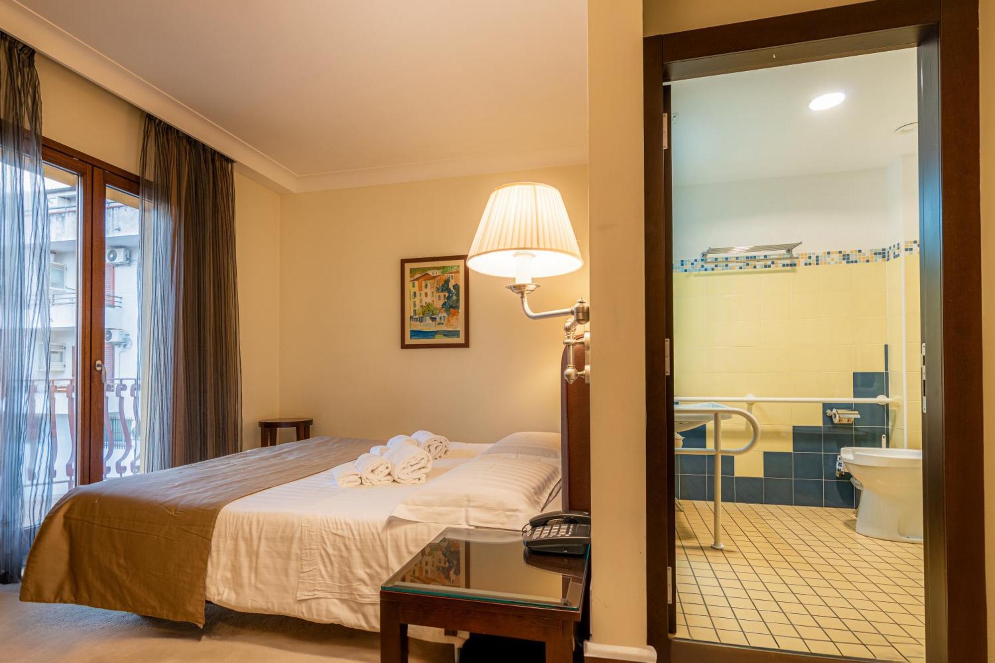 Hotel Cala Del Porto 비보 발렌티아 마리나 외부 사진