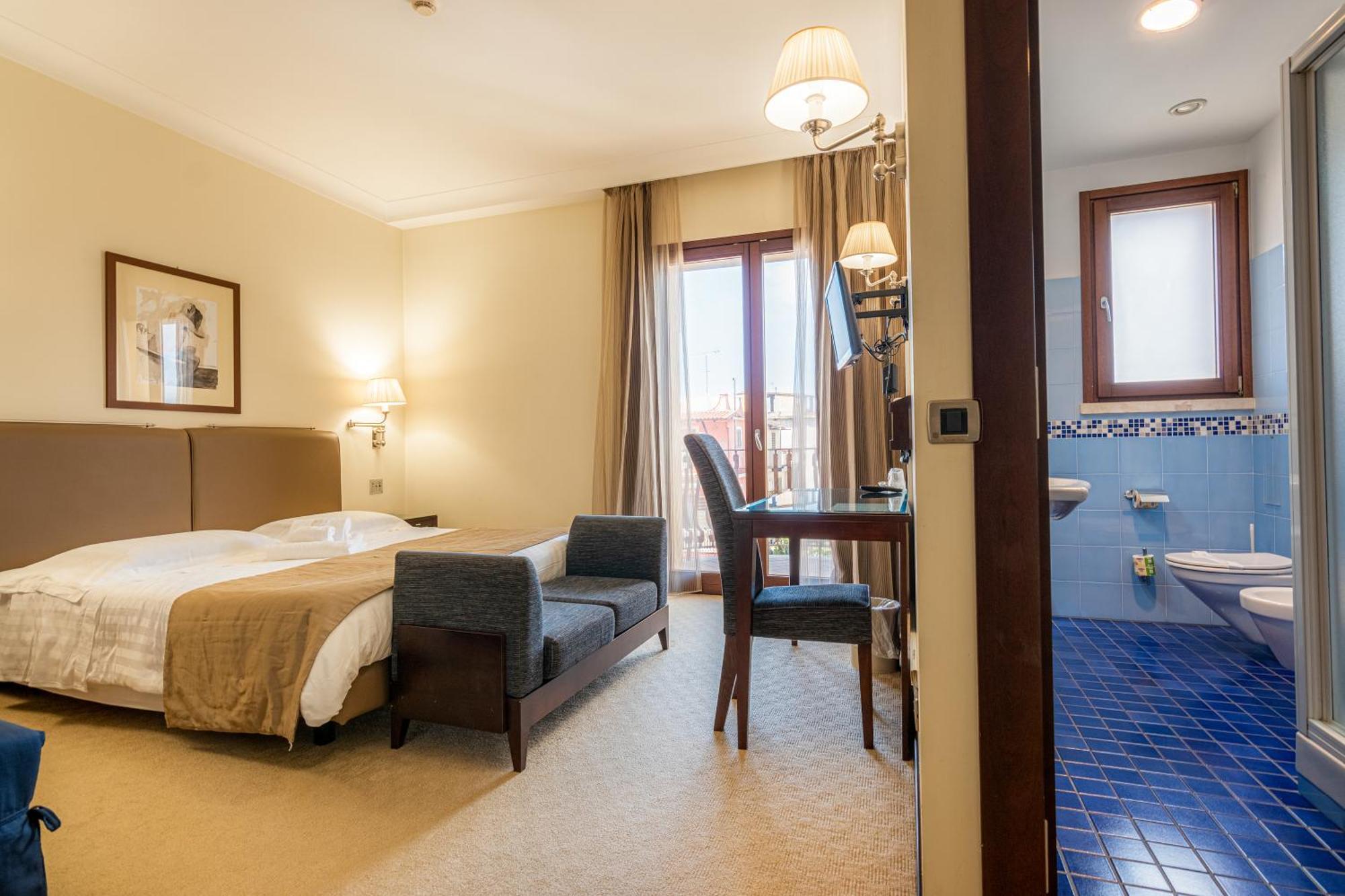 Hotel Cala Del Porto 비보 발렌티아 마리나 외부 사진